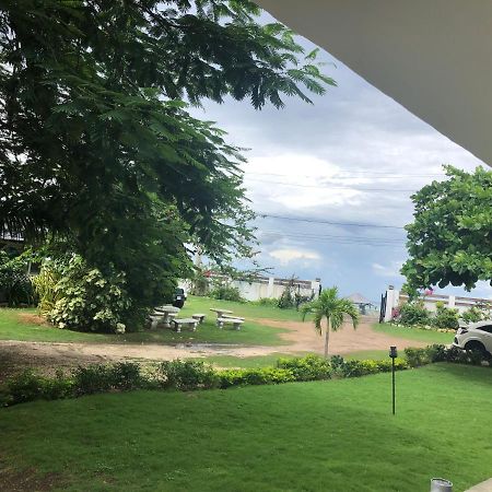 Airport Beach Hotel Montego Bay Exterior foto