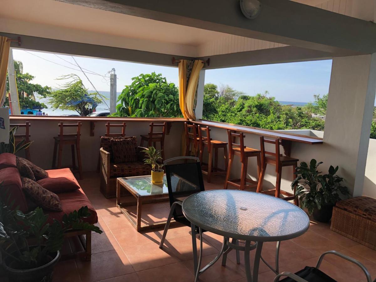 Airport Beach Hotel Montego Bay Exterior foto